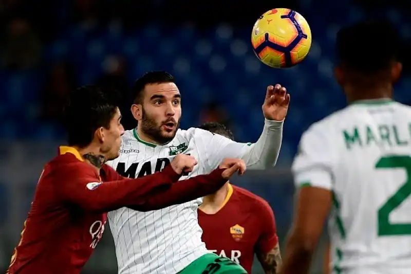 Vittoria da ex per Di Francesco sul Sassuolo: Schick e Zaniolo riaprono la corsa alla Champions League.