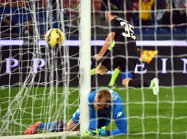 La Roma risponde alla goleada della Juventus al Parma con un secco 3-0 al Torino