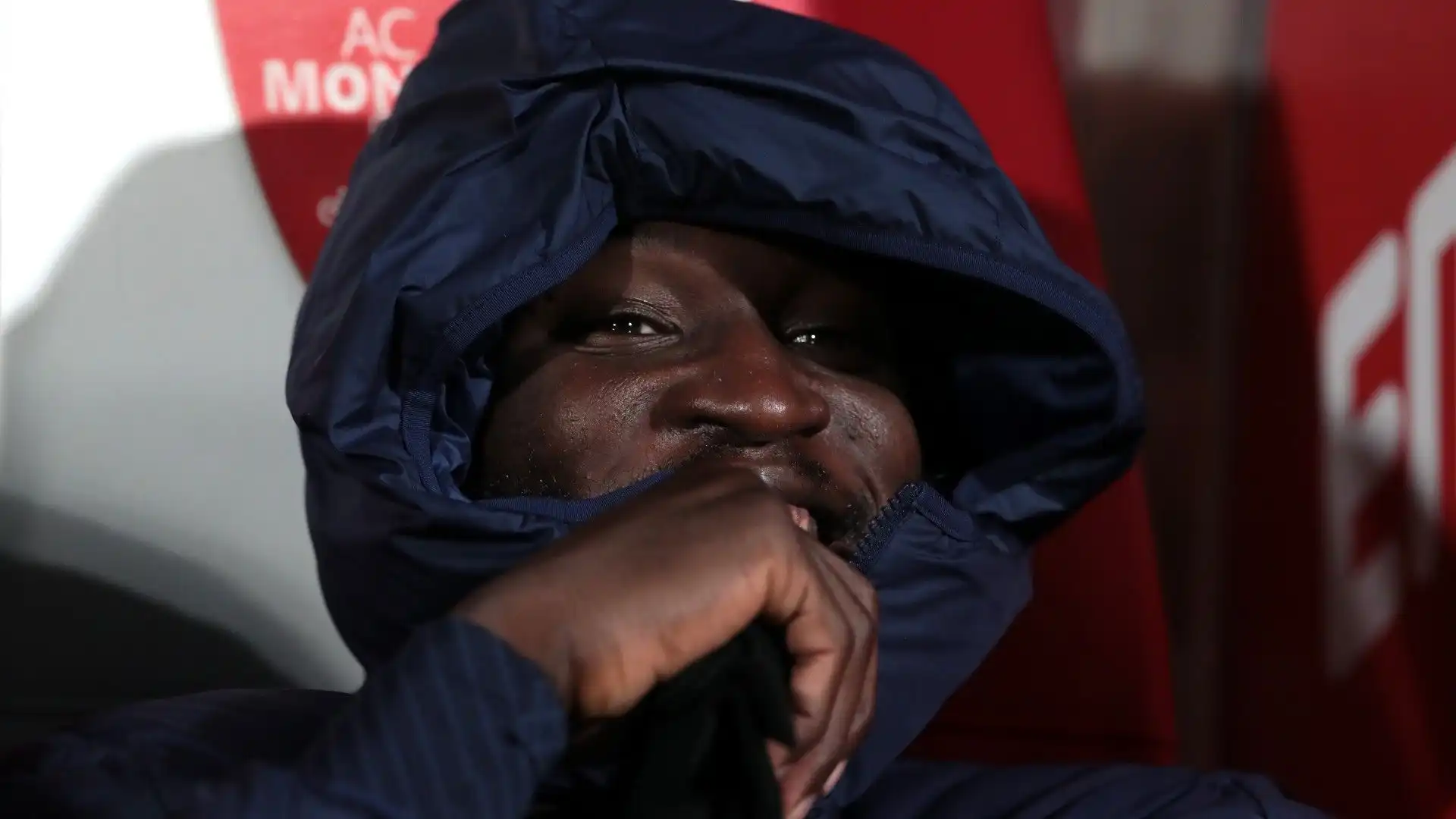 Romelu Lukaku si diverte in panchina