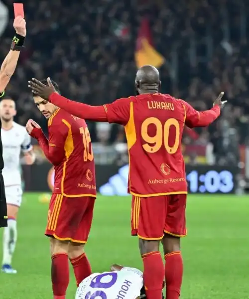 Lukaku gol ed espulsione, la Roma pareggia in 9 con la Fiorentina, Dybala ancora ko