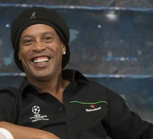 Ronaldinho candida Paolo Maldini a presidente della Repubblica