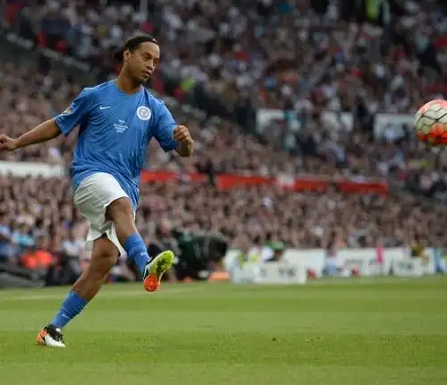 Ronaldinho dice no al Napoli