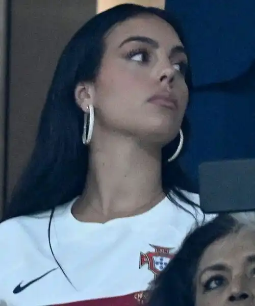 Ronaldo entra in campo ma non basta: la tristezza di Georgina, le foto