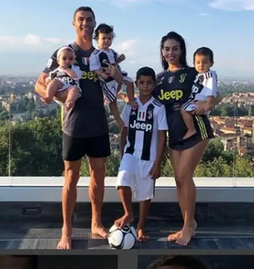 Cristiano Ronaldo con Georgina: foto da milioni di like