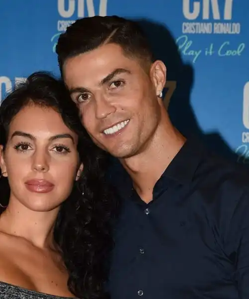 Cristiano Ronaldo offre lavoro: stipendio e requisiti