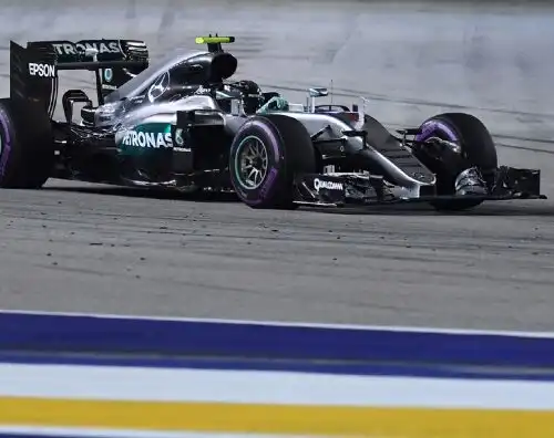 Libere 1 Suzuka, dominio Mercedes