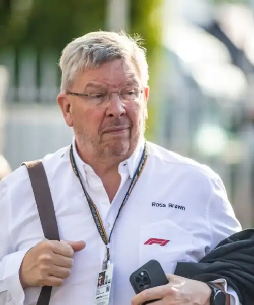 F1, Ross Brawn gela Lewis Hamilton