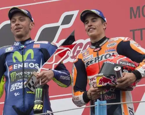 Marquez taglia fuori Valentino Rossi per il titolo
