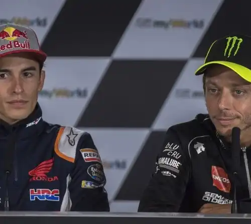 Valentino Rossi “scagiona” Marc Marquez