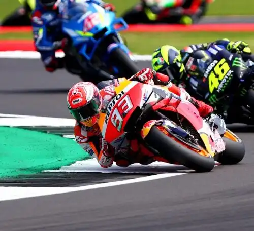 La MotoGp taglia i test