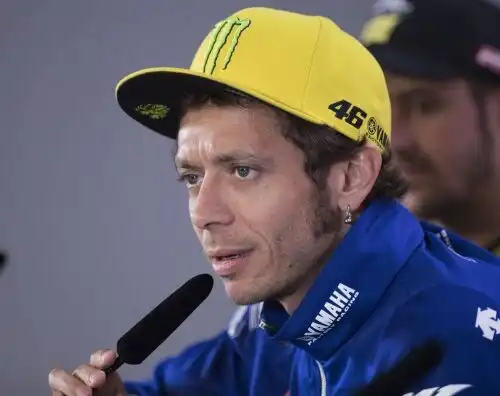 Rossi freddo con Fenati: “Peccato”
