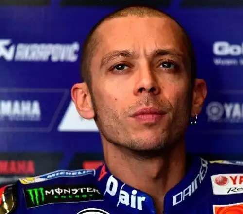 Valentino Rossi medita il colpaccio