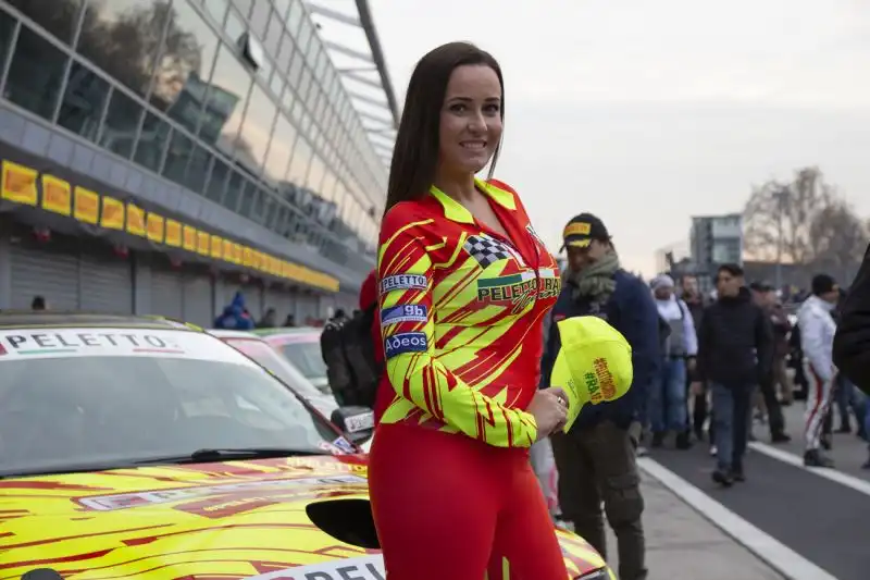 Le foto di Cristian Lovati della ombrellina che non ha temuto il freddo in Brianza.