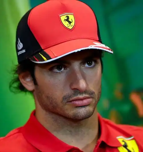 F1, Ferrari: Carlos Sainz sa cosa l’ha frenato