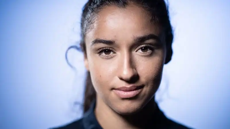 Sakina Karchaoui è nata a Salon-de-Provence
