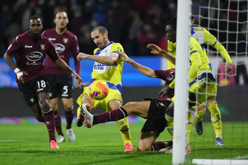 Chiellini 6: gli annullano anche un gol, nella ripresa qualche sbavatura