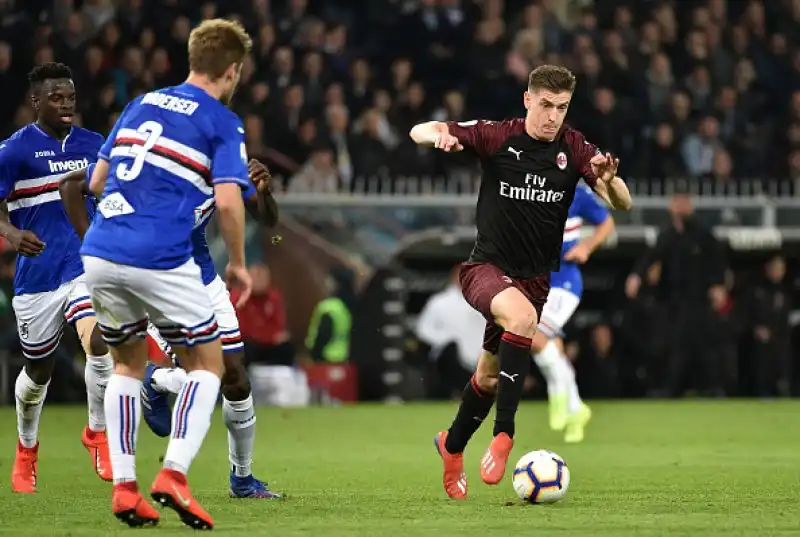 Ad inizio partita Donnarumma sbaglia e serve Defrel che porta avanti i suoi, i rossoneri poi non riescono a trovare il pari.
