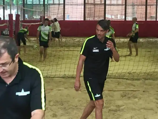 Al Nutrilite Sand Volley Challenge, torneo organizzato insieme a Fondazione Milan, hanno presto parte grandi rossoneri del passato come Paolo Maldini, Massimo Ambrosini, Cristian Brocchi e Serginho.