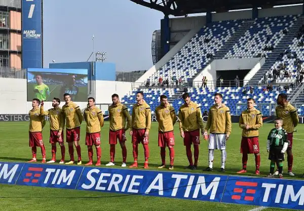 Il Cagliari ingabbia il Sassuolo e non rischia ptraticamente mai. A Reggio Emilia non succede quasi nulla con le due squadre che si dividono la posta in palio.