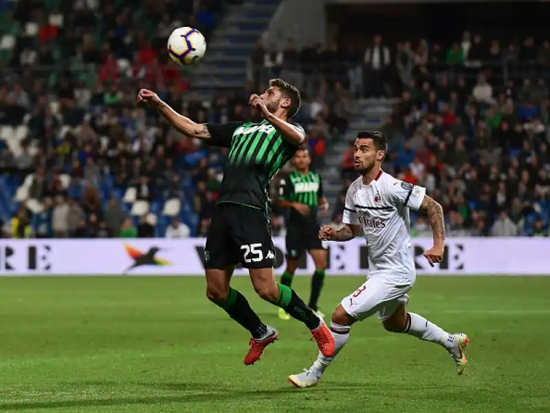 Vittoria d'autorità del Milan a Reggio Emilia nel posticipo di serie A contro il Sassuolo. I rossoneri battono per 4-1 i neroverdi con le reti di Kessie, Suso (doppietta), Castillejo.