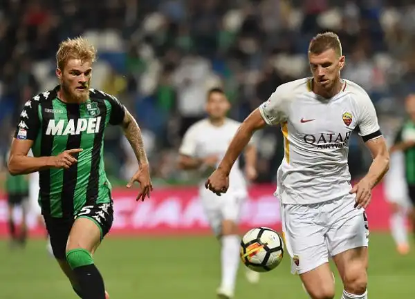 I giallorossi di Di Francesco piegano i neroverdi già salvi grazie all'autorete di Gianluca Pegolo. Terzo posto finale per i capitolini.