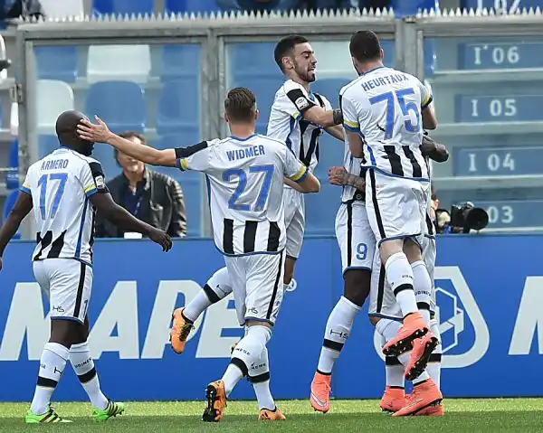 A Reggio Emilia finisce in parità il match tra il Sassuolo e l'Udinese del nuovo allenatore Gigi De Canio, all'iniziale vantaggio ospite di Zapata risponde Politano nel secondo tempo.