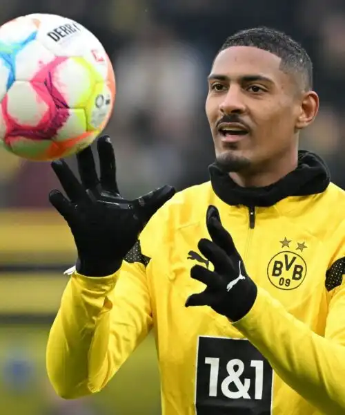 Sébastien Haller torna in campo con delle scarpe speciali: le foto