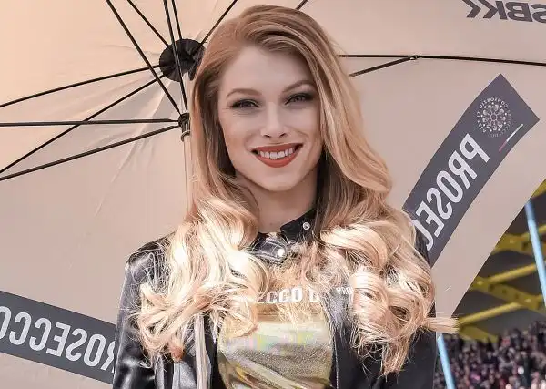 Anche nella tappa del Mondiale Superbike di Assen, in Olanda, non sono mancate le splendide ragazze sulla pit lane e nei box che hanno colorato il week end di gara.
