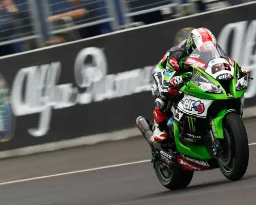 SBK, Rea campione