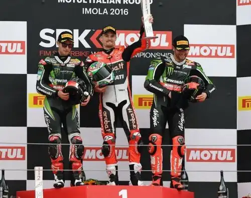 Davies, doppietta a Imola