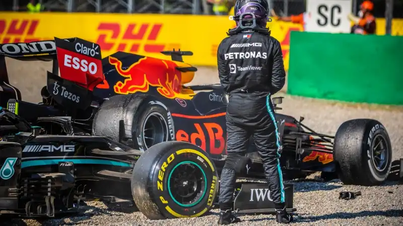 F1: Lewis Hamilton, altra bordata a Max Verstappen