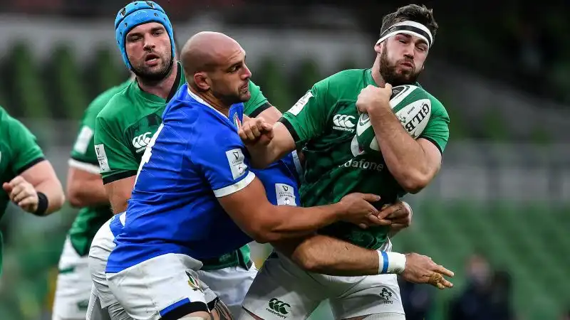 Non si interrompe la serie negativa dell’Italia nel Guinness Sei Nazioni. In uno spettrale Aviva Stadium di Dublino, la capitale irlandese si conferma tabù per Azzurri che, nel recupero della quarta giornata del Torneo, vengono fermati dal XV di casa 50-17. 