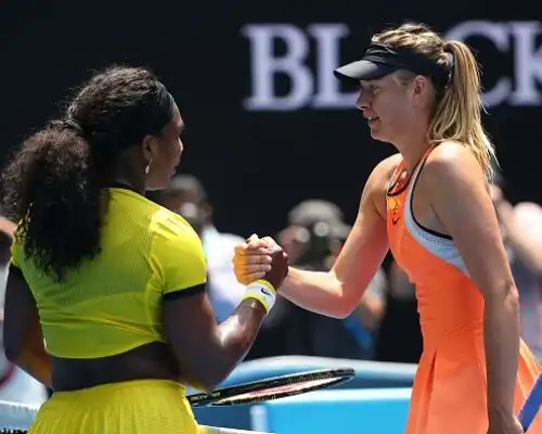 Serena domina, Sharapova fuori