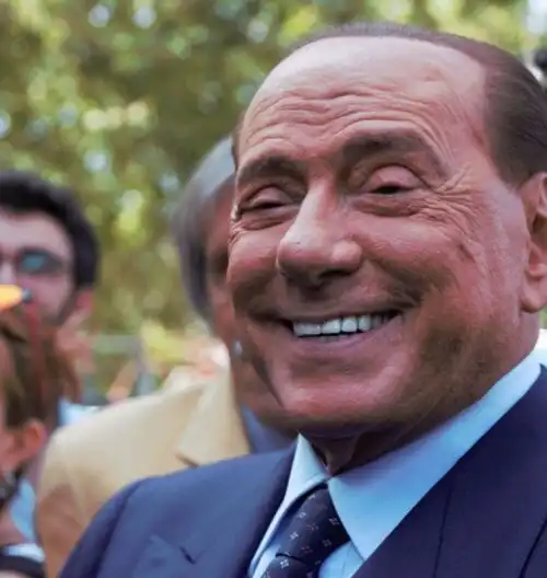 Silvio Berlusconi, notte tranquilla e condizioni stabili