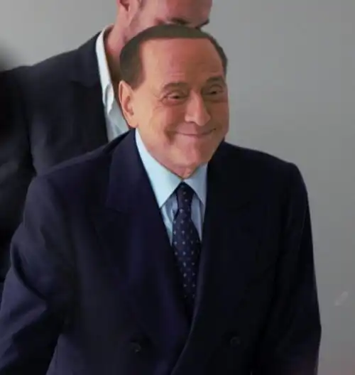 Silvio Berlusconi dimesso: svelato il problema