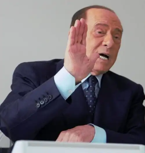 Berlusconi: “Il calcio non è urgente”
