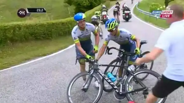 Per la cronaca, la 12esima tappa (Imola-Vicenza, 190 km) è stata vinta dal belga Philippe Gilbert.