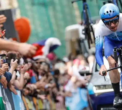 Giro 2022, Simon Yates si aggiudica la Crono