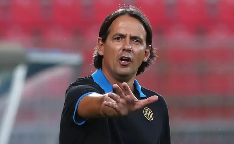 Simone Inzaghi, la moglie in lacrime a Milano