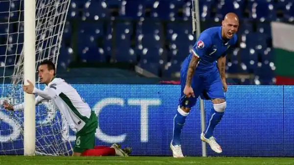 Bulgaria-Italia 2-2. Zaza 5. Ha il merito di mettere pressione a Minev sull'autogol del vantaggio azzurro. Poi sbaglia troppo.