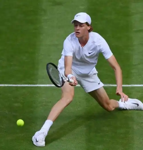 Jannik Sinner, impresa a Wimbledon: è ai quarti. Le foto