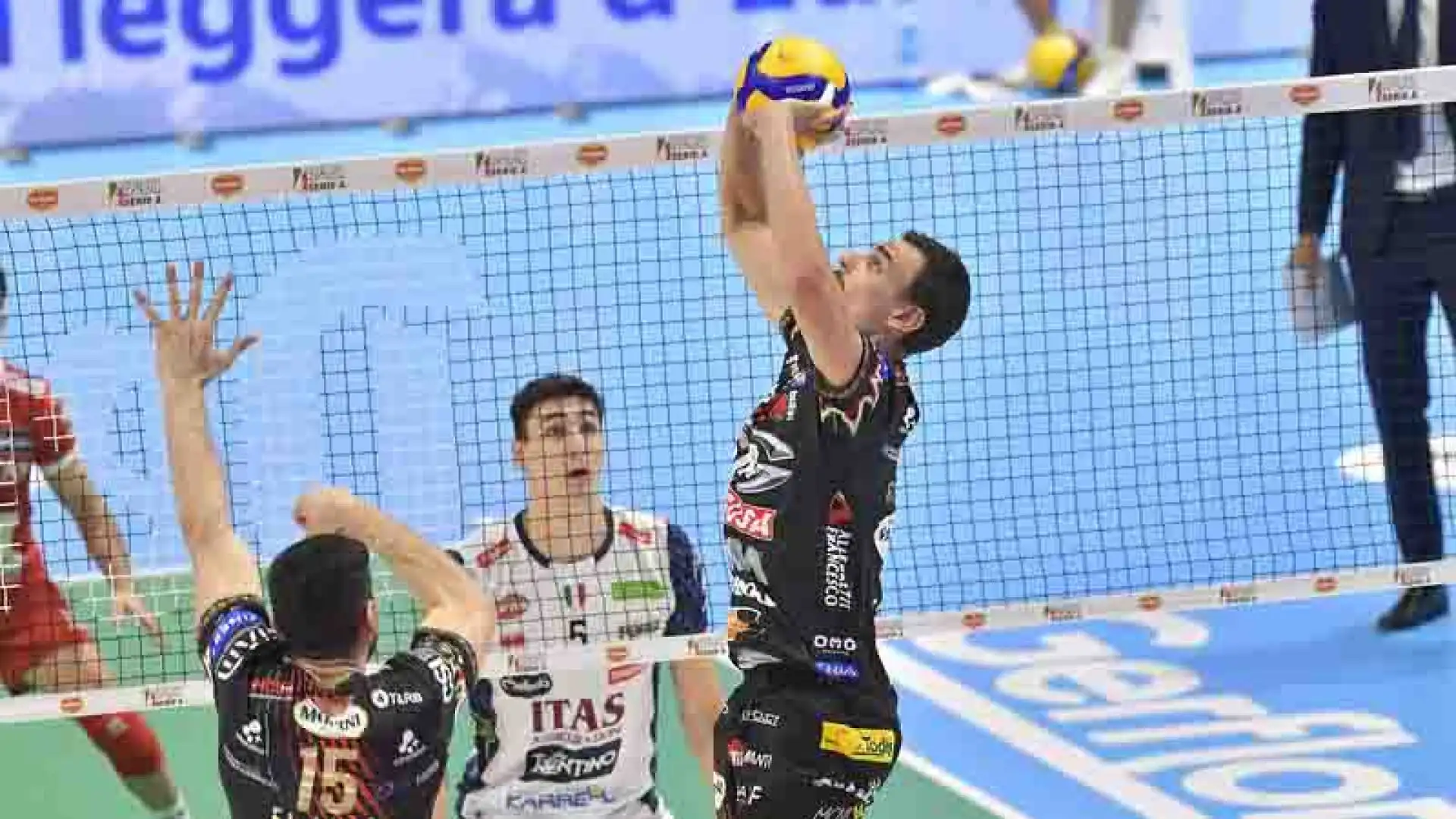 Vola in finale alla Del Monte Supercoppa la Sir Susa Vim Perugia.