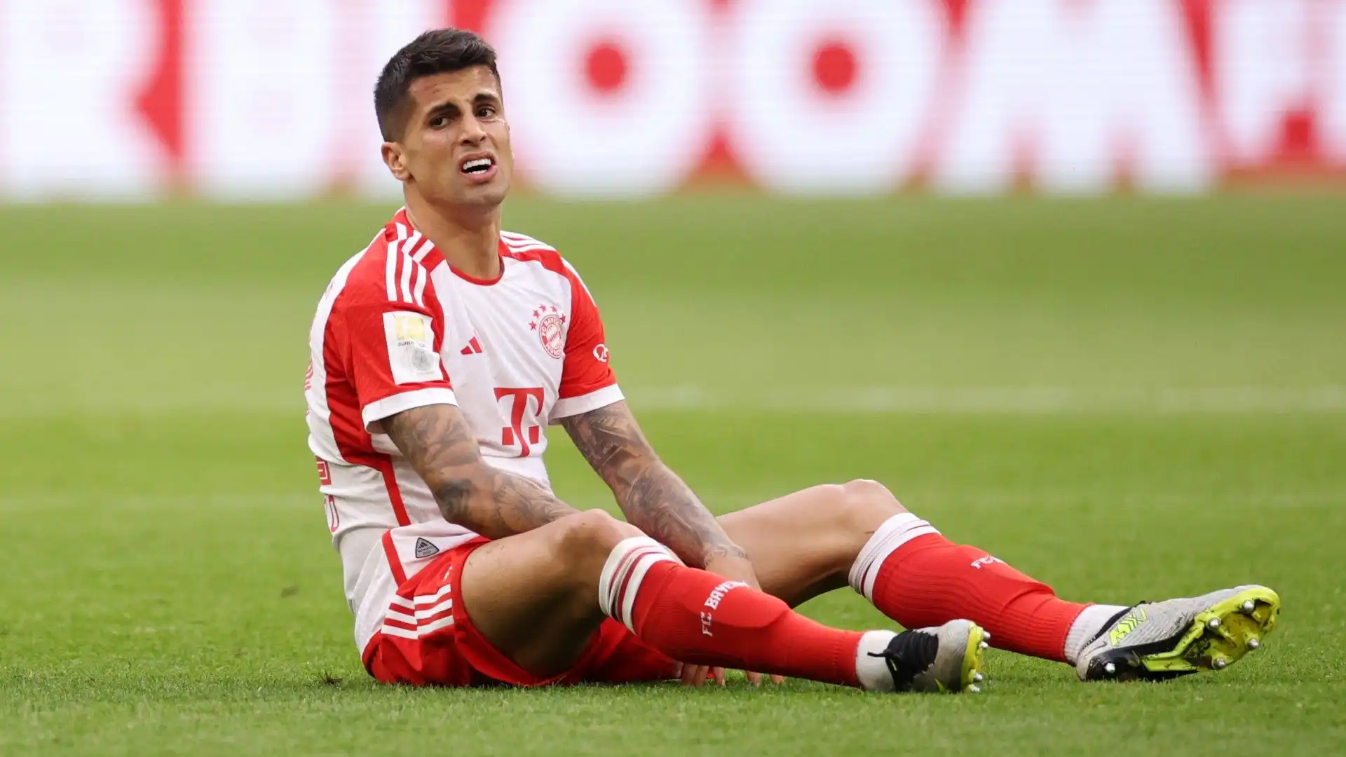 Situazione complicata per Joao Cancelo. Immagini
