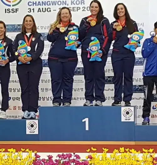 Skeet donne, è azzurro tenebra