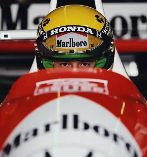 Ayrton Senna, il mito rimane a 29 anni dalla tragedia di Imola: le foto