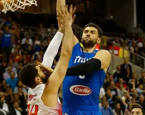 Vezzosi: “Bargnani lo odi o lo ami”