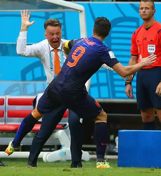 L'Olanda umilia la Spagna per 5-1 grazie alle doppiette di Robben e Van Persie più la rete di De Vrij, per la Roja rete di Xabi Alonso su rigore.