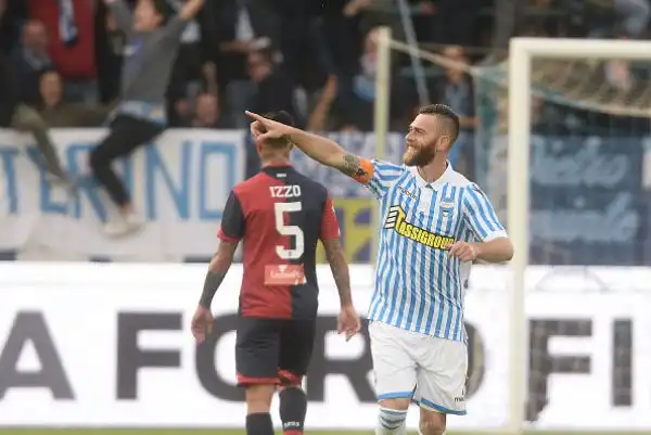 Un gol di Antenucci nella ripresa basta ai padroni di casa per assicurarsi l'intera posta in palio. Il Genoa cerca generosamente il pari ma la difesa spallina resiste.