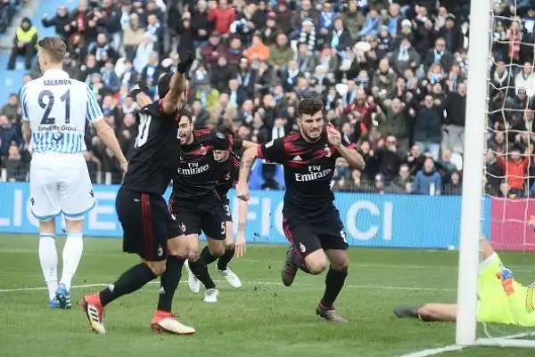I rossoneri dilagano nel secondo tempo a Ferrara trascinato da Cutrone. I padroni di casa non riescono mai a rendersi pericolosi nel secondo tempo.