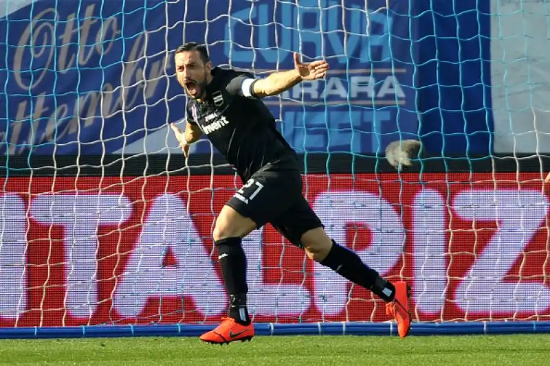 Fabio Quagliarella con una doppietta trascina la Sampdoria alla vittoria contro la Spal per 2-1 a Ferrara e raggiunge Cristiano Ronaldo in testa alla classifica cannonieri a quota 19 gol.